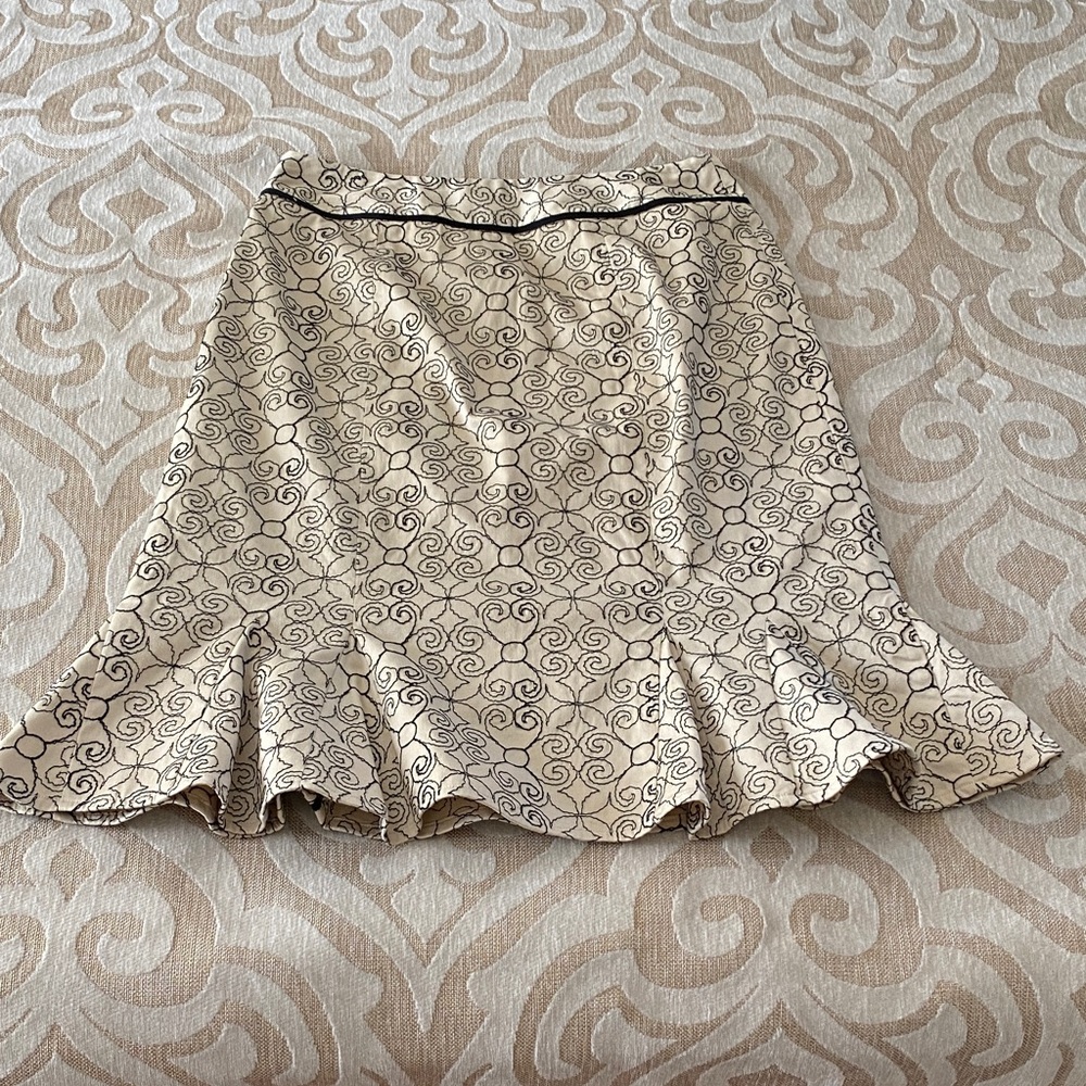 “Harold’s Embroidered Flounce Skirt Size 4 Cream Black A-Line Feminine Classic” - Picture 5 of 12